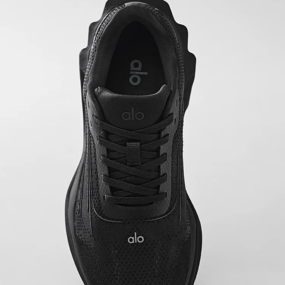 ALO Yoga Runner unisex sneakers W9/M7.5 - Picture 9 of 11
